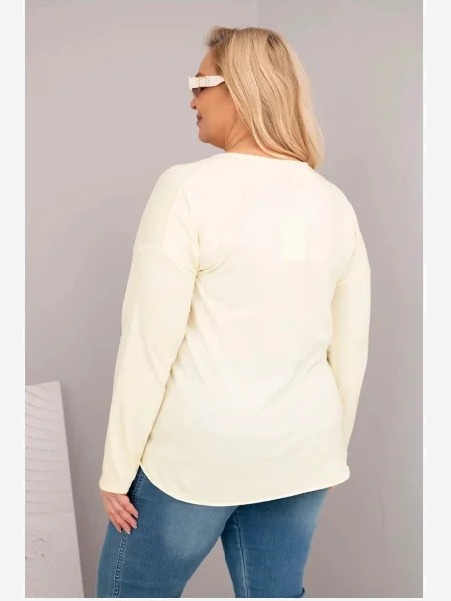 Dámska blúzka Plus Size s výstrihom do V a dlhším chrbtom žltá