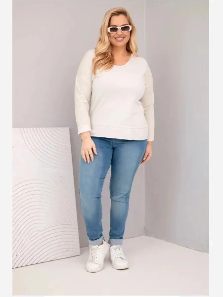 Dámska blúzka Plus Size s V výstrihom a dlhším zadným dielom béžová