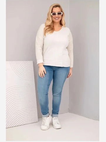 Dámska blúzka Plus Size s V výstrihom a dlhším zadným dielom béžová