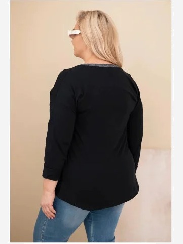Dámska blúzka Plus Size so sieťovaním a nápisom a perlami čierna