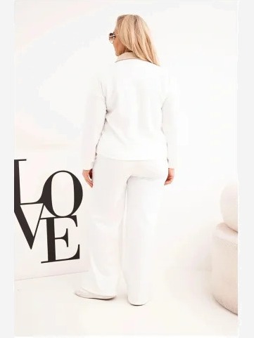 Komplet dámsky maslo Plus Size s širokými nohavicami a golierom biely
