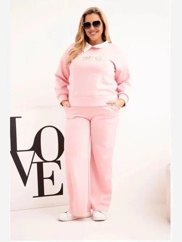 Komplet dámsky maslo Plus Size so širokými nohavicami a golierom svetloružový