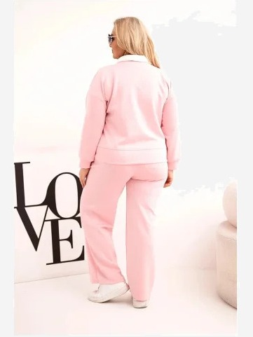 Komplet dámsky maslo Plus Size so širokými nohavicami a golierom svetloružový