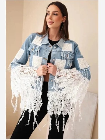 Dámska džínová bunda bavlnená s strapcami a čipkou v boho štýle svetlo džínová