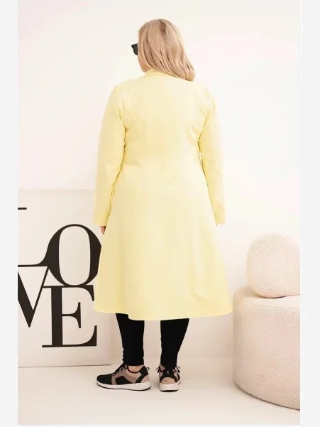 Klasický dámsky kabát Plus Size s gombíkmi a golierom žltý