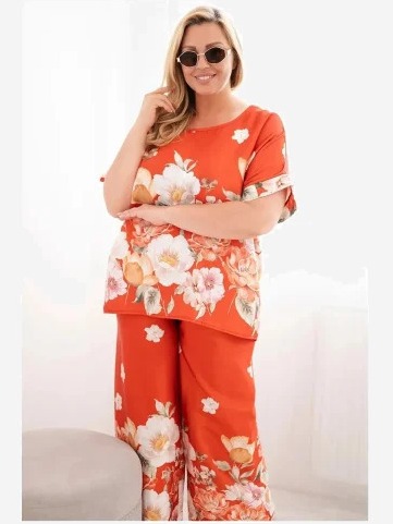 Dámsky set Plus Size s blúzkou a kvetovanými nohavicami so širokými nohavicami hrdzavá
