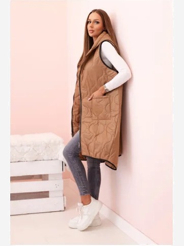 Dámska prešívaná vesta Plus Size s kapucňou na zips camelová