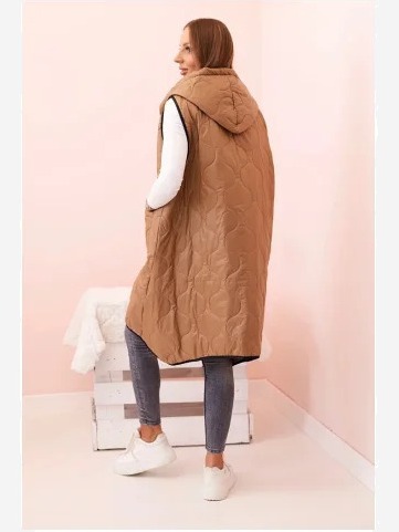 Dámska prešívaná vesta Plus Size s kapucňou na zips camelová