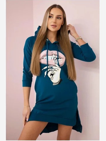 Šaty s dlhším chrbtom a...