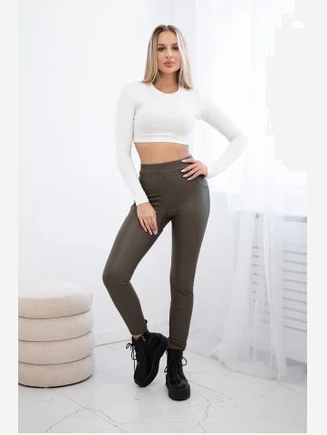 Push up nohavice vyrobené z eko kože khaki