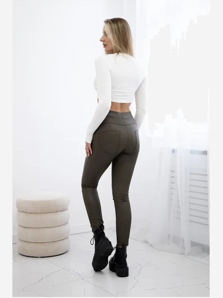 Push up nohavice vyrobené z eko kože khaki