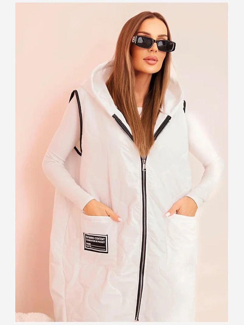Dámska prešívaná vesta Plus Size s kapucňou na zips biela