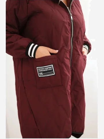 Dámska bunda Plus Size prešívaná s kapucňou a športovými manžetami slivková