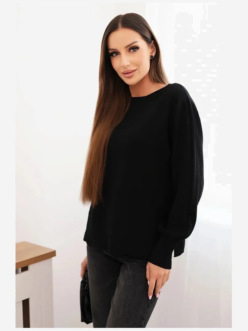 Dámsky viskózový sveter s dlhým rukávom a rozparkom po stranách čierny