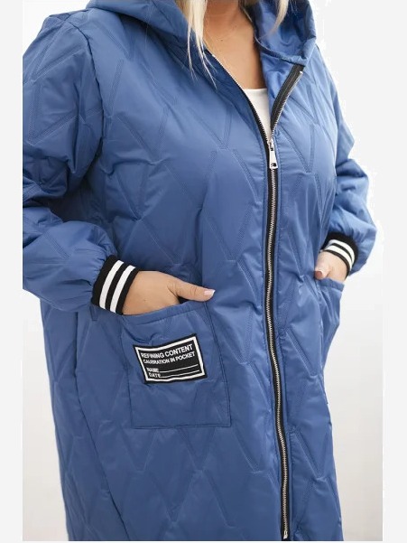 Dámska bunda Plus Size prešívaná s kapucňou a športovými manžetami svetlo džínová