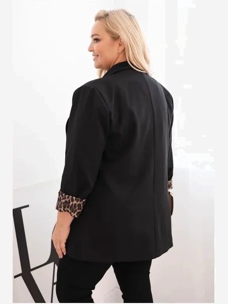 Dámska sako Plus Size s podšívkou v leopardom čierna