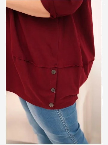 Dámska blúzka Plus Size z bavlny s ozdobnými gombíkmi a vyhrnutými rukávmi bordová