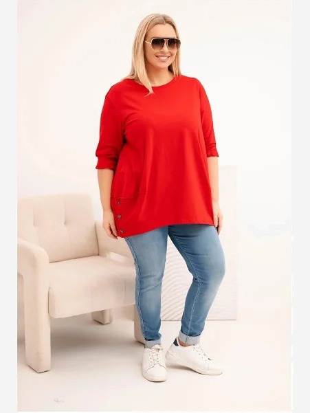 Dámska blúzka Plus Size z bavlny s ozdobnými gombíkmi a vyhrnutými rukávmi červená