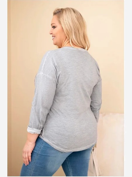 Dámska blúzka Plus Size s potlačou a dlhším zadným dielom šedá