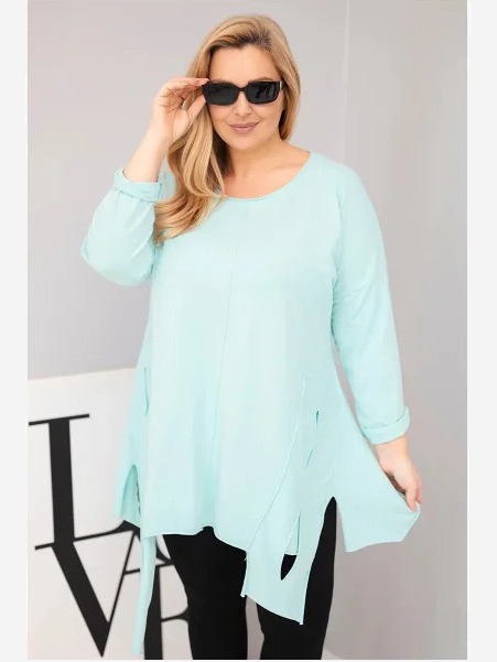 Dámska bavlnená blúzka Plus Size s asymetrickým spodkom a výrezmi mätová
