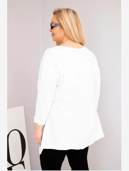 Dámska bavlnená blúzka Plus Size s asymetrickým spodným okrajom a výrezmi biela