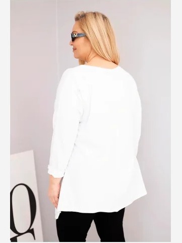 Dámska bavlnená blúzka Plus Size s asymetrickým spodným okrajom a výrezmi biela