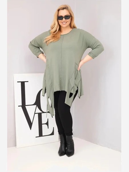 Dámska bavlnená blúzka Plus Size s asymetrickým spodkom a výrezmi khaki