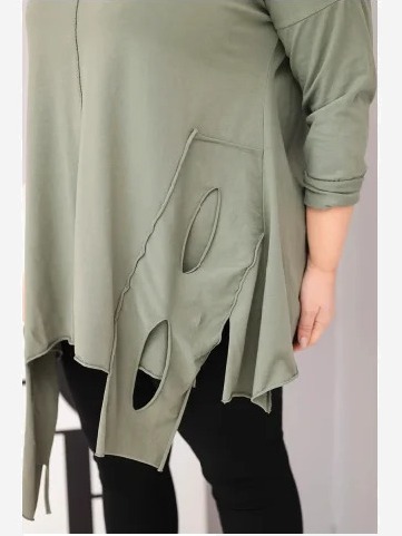 Dámska bavlnená blúzka Plus Size s asymetrickým spodkom a výrezmi khaki