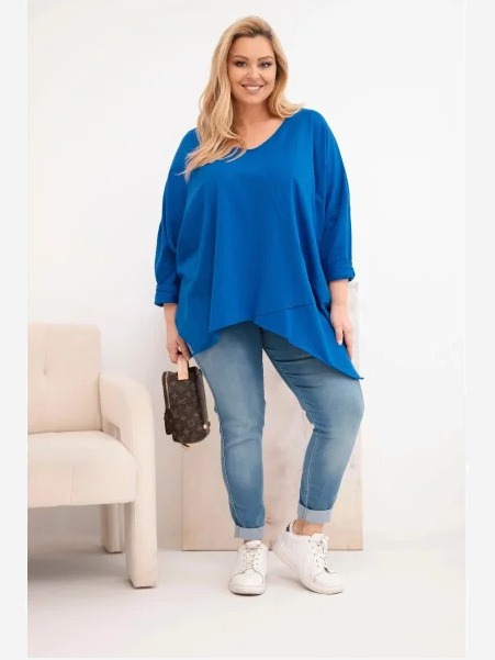 Dámska bavlnená blúzka Plus Size s asymetrickým spodkom a V výstrihom chabrová