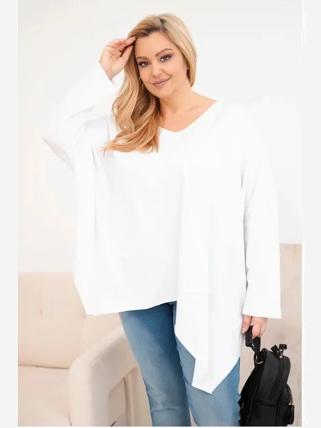 Dámska bavlnená blúzka Plus Size s asymetrickým spodkom a V výstrihom biela
