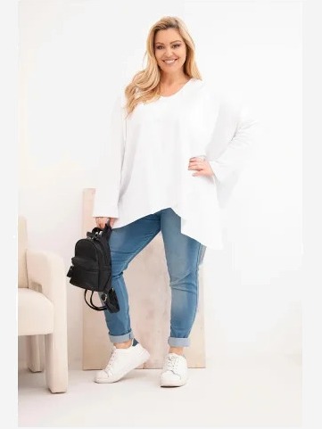 Dámska bavlnená blúzka Plus Size s asymetrickým spodkom a V výstrihom biela