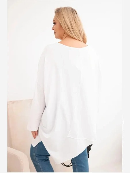Dámska bavlnená blúzka Plus Size s asymetrickým spodkom a V výstrihom biela