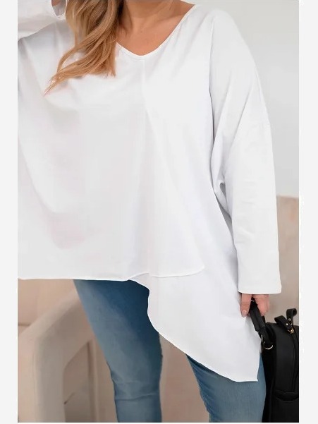 Dámska bavlnená blúzka Plus Size s asymetrickým spodkom a V výstrihom biela