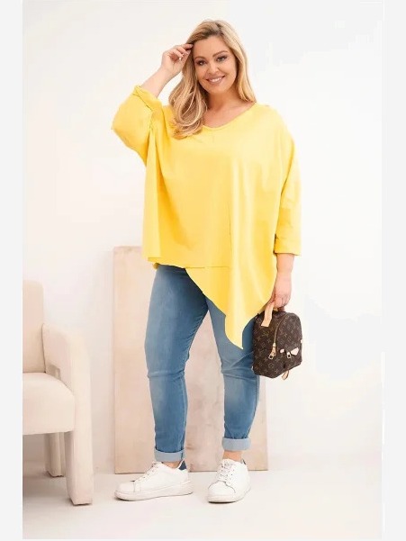 Dámska bavlnená blúzka Plus Size s asymetrickým spodkom a V výstrihom žltá
