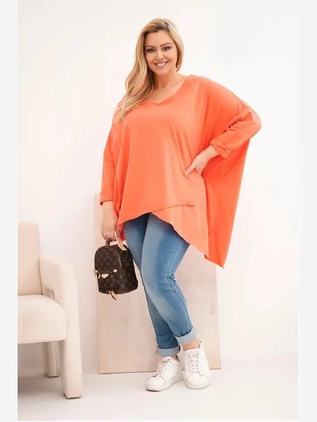 Dámska bavlnená blúzka Plus Size s asymetrickým spodkom a V výstrihom marhuľová