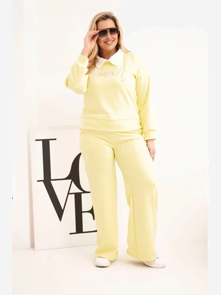 Komplet dámsky maslo Plus Size so širokými nohavicami a golierom žltý