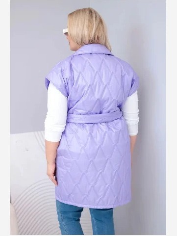 Dámska vesta Plus Size prešívaná s opaskom a golierom svetlofialová