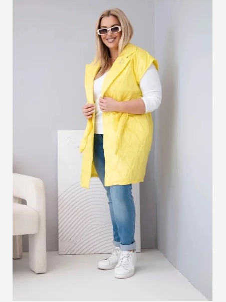 Dámska vesta Plus Size prešívaná s pásom a golierom žltá