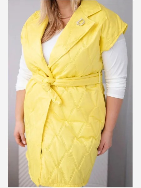 Dámska vesta Plus Size prešívaná s pásom a golierom žltá