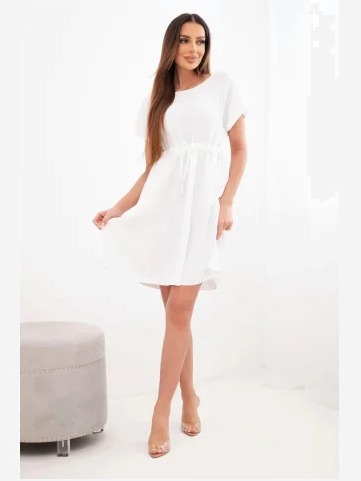 Dámske šaty s krátkym rukávom a viazaním v páse biela