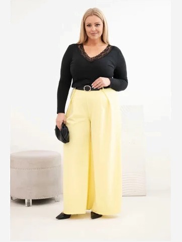 Dámske nohavice Plus Size so širokou nohavicou a s opaskom žlté