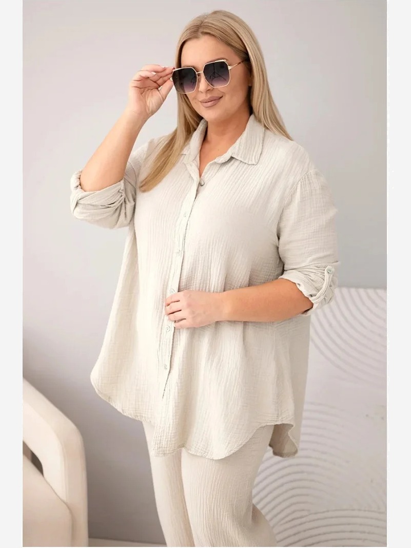 Dámsky mušelínový komplet Plus Size s košeľou zapínanou na gombíky a širokými nohavicami béžový