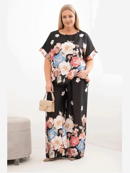 Dámsky komplet Plus Size s blúzkou a nohavicami v kvetinovom vzore so širokými nohavicami čierny