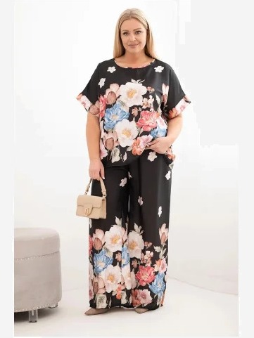 Dámsky komplet Plus Size s blúzkou a nohavicami v kvetinovom vzore so širokými nohavicami čierny