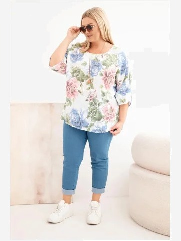 Dámska bavlnená blúzka Plus Size s krátkym rukávom a kvetinovým vzorom biela