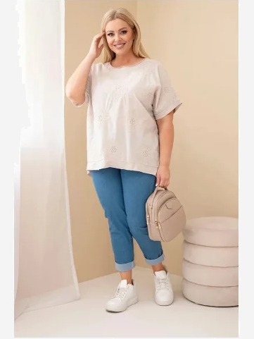 Dámska bavlnená blúzka Plus Size s vyšívanými kvetmi béžová