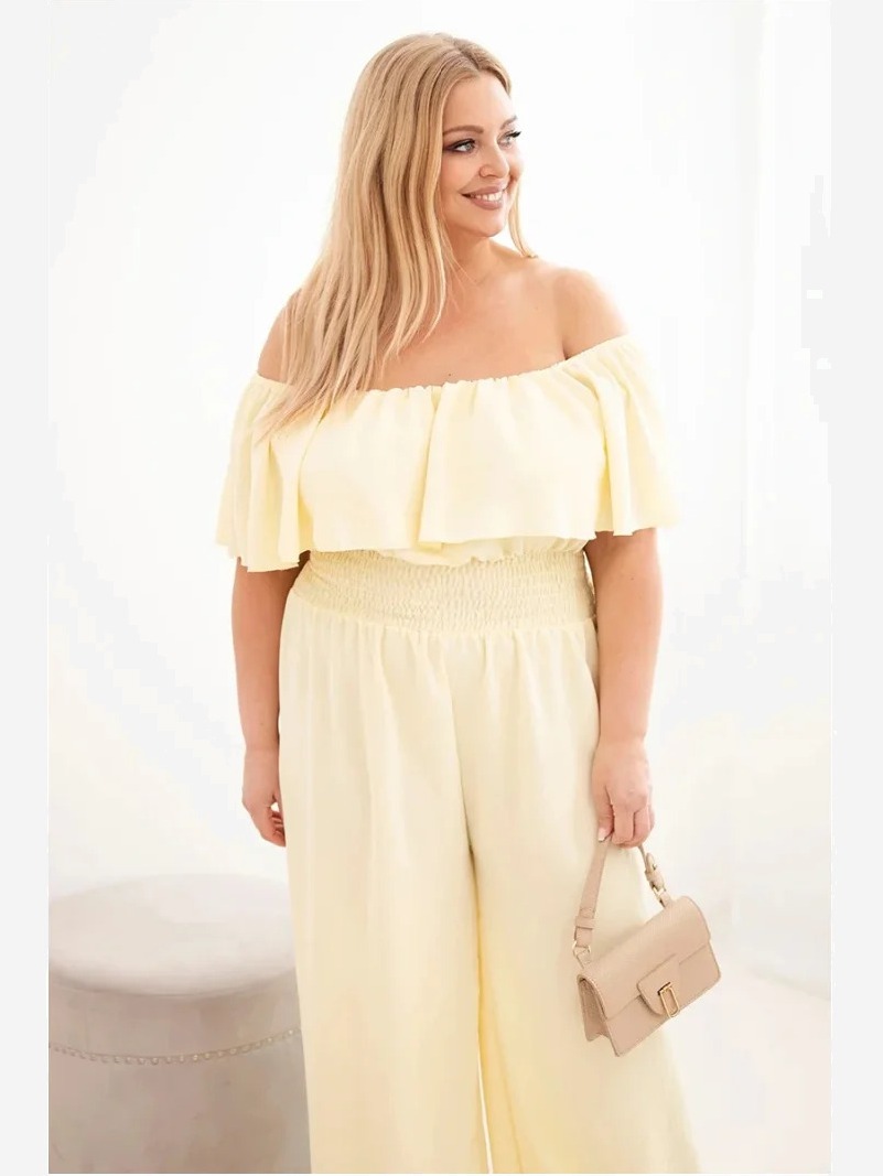 Dámsky overal Plus Size s odhalenými ramenami, s volánom a širokými nohavicami žltý