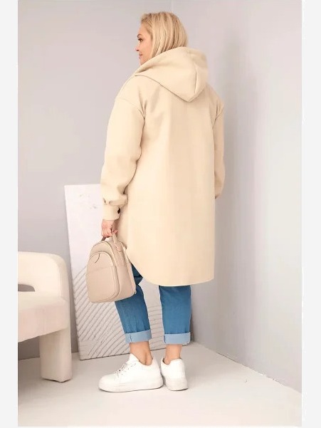 Dámsky kabát Plus Size s kapucňou zapínaný na gombíky tmavobéžový