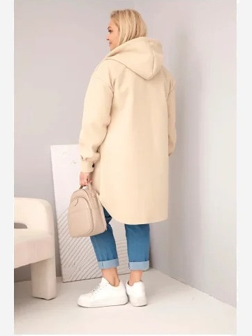 Dámsky kabát Plus Size s kapucňou zapínaný na gombíky tmavobéžový