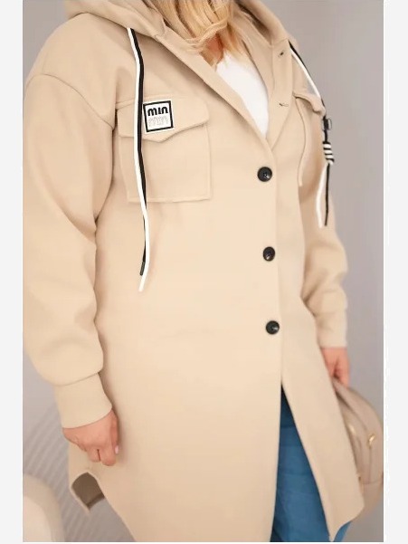 Dámsky kabát Plus Size s kapucňou zapínaný na gombíky tmavobéžový